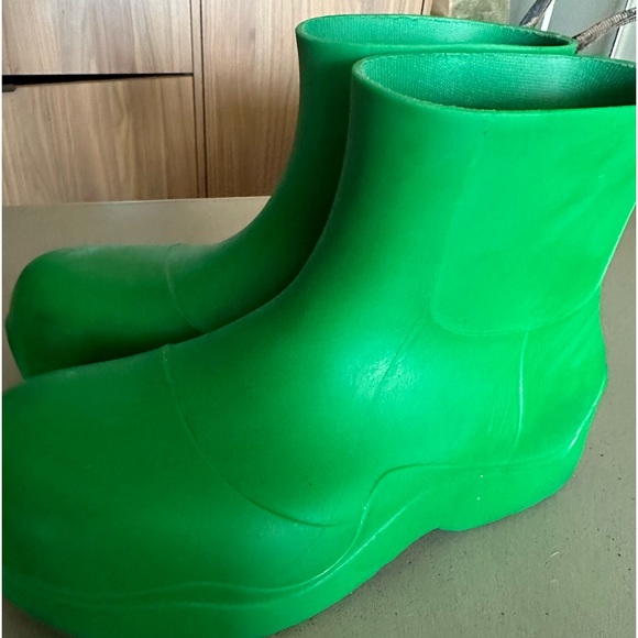 Gently Worn Bottega Veneta Kelly Green Puddle Boots - Picture 5 of 7